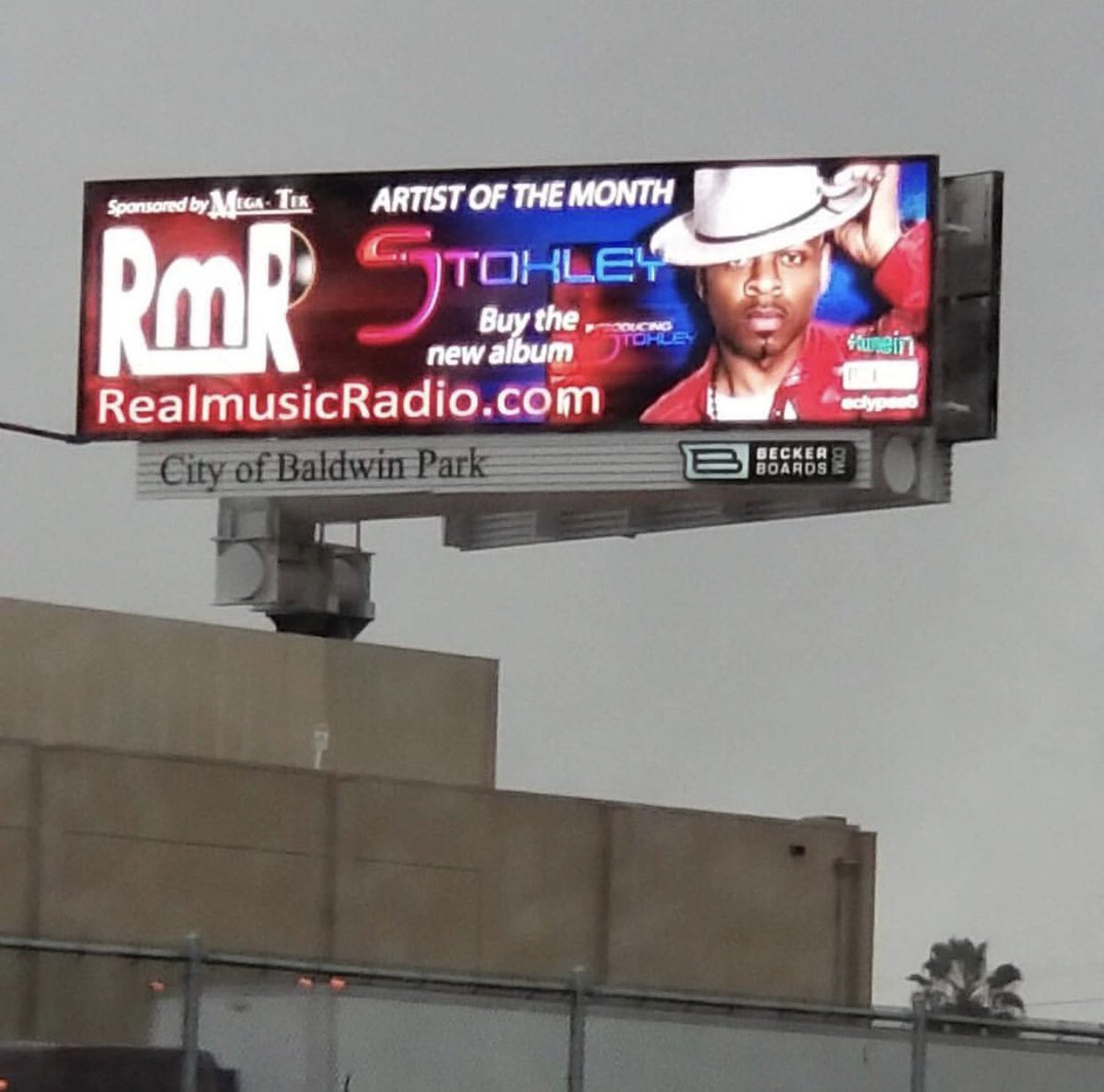 StokleyOfficial's tweet photo. What an honor!! Thank u #RealMusicRadio for featurin’ me as Artist of the Month 🙏🏾❤️ https://t.co/HEUXYtaq1A