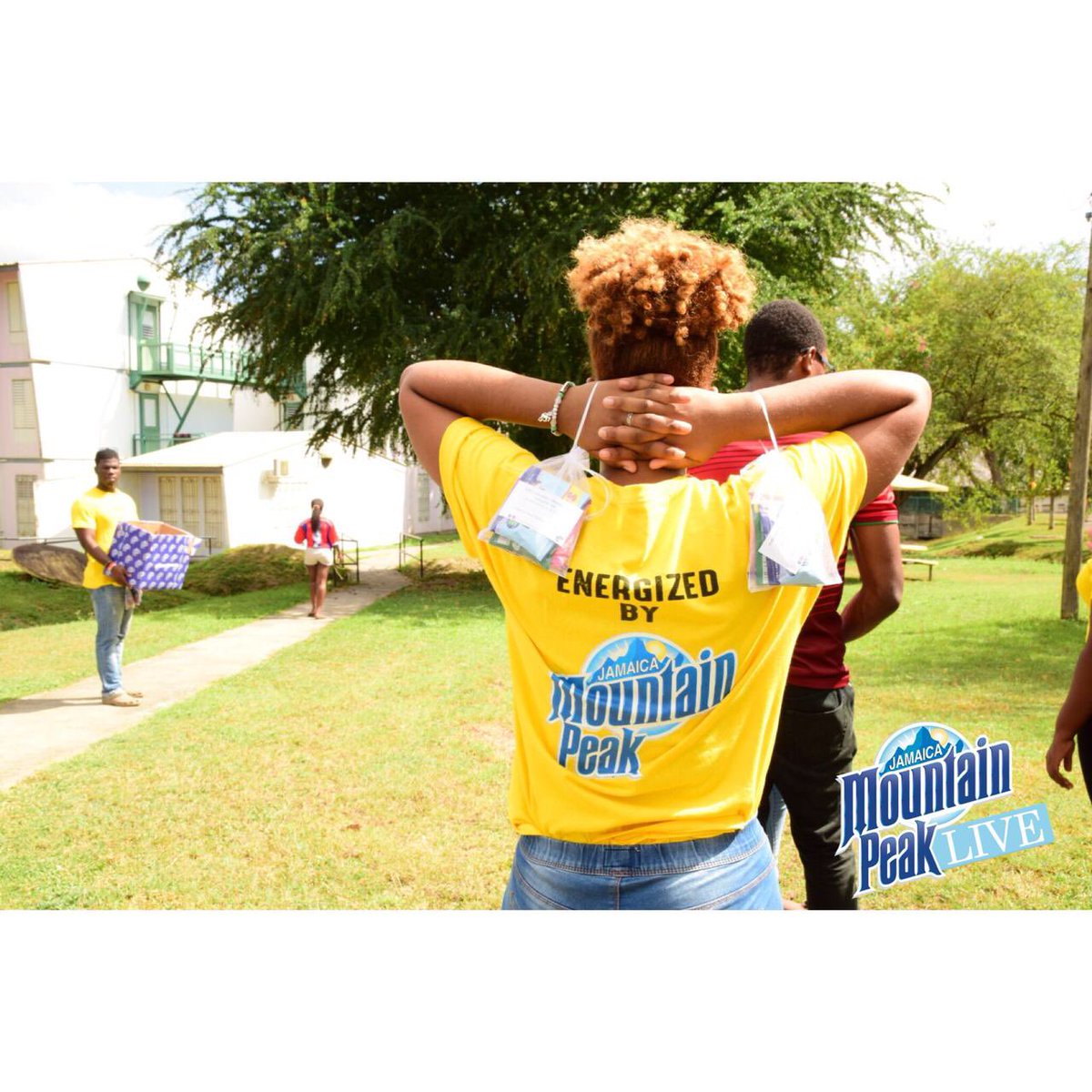 UCACaribbean's tweet photo. So while some us partied, we didn’t forget our family at UWI. Under the leadership of UCA Exec @alexia_james and Jamaica Mountain Peak, UCA lead a full campus assault with Care packages 📦. We love our team! #keepingupwithuca #weareeverywhere #squadgoals #studentcampaign https://t.co/bJjHV8q0fI