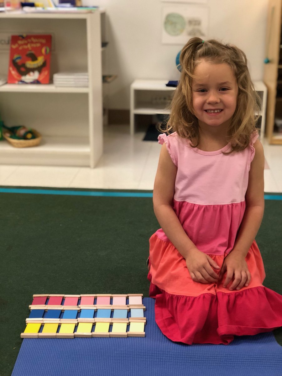 wwmont's tweet photo. When your dress matches your work. https://t.co/WUav01GeAe