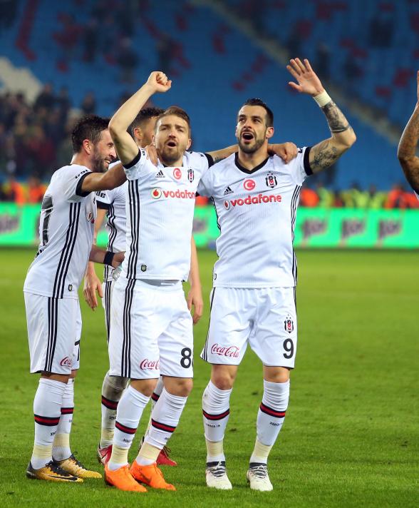 " Yine mi güzeliz, yine mi çiçek? "

#Beşiktaş