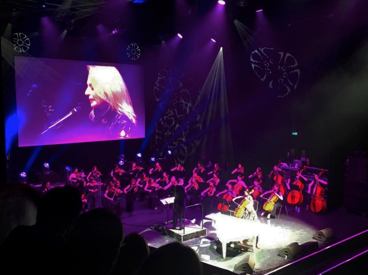 TLMCofficiel's tweet image. De la douceur et de la force pour toutes les femmes qui se battent contre la maladie grâce @SansonOfficiel ! Quelle voix ! Merci !
#GalaTLMC #TLMC