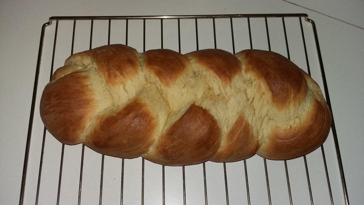 fred_cm1b's tweet photo. Vivement le petit déjeuner de demain matin. #Brioche #FaitALaMain cc @Profs_Cuisinent 😉 https://t.co/KX4L0wwKwJ
