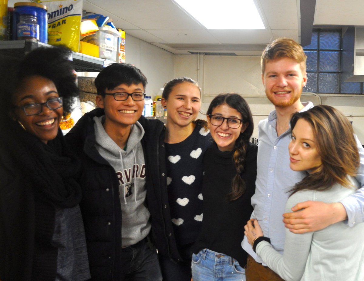 Y2YNetwork's tweet photo. During school breaks, when most of our student volunteers are out of town, we look to our community members for support. Help Y2Y and HSHS run smoothly during spring break (March 9-19)! Sign up at https://t.co/5SJ2W6vYue for Y2Y and https://t.co/MQdmSMwsgZ for HSHS! https://t.co/8gkFtZ6ycU
