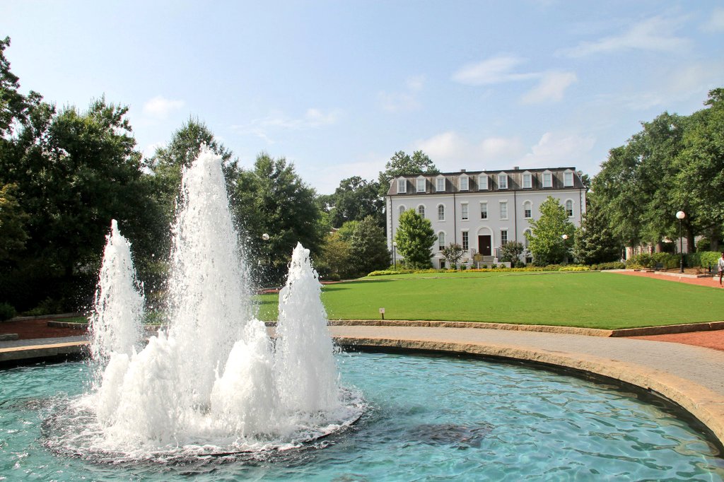 Best Colleges tweet media