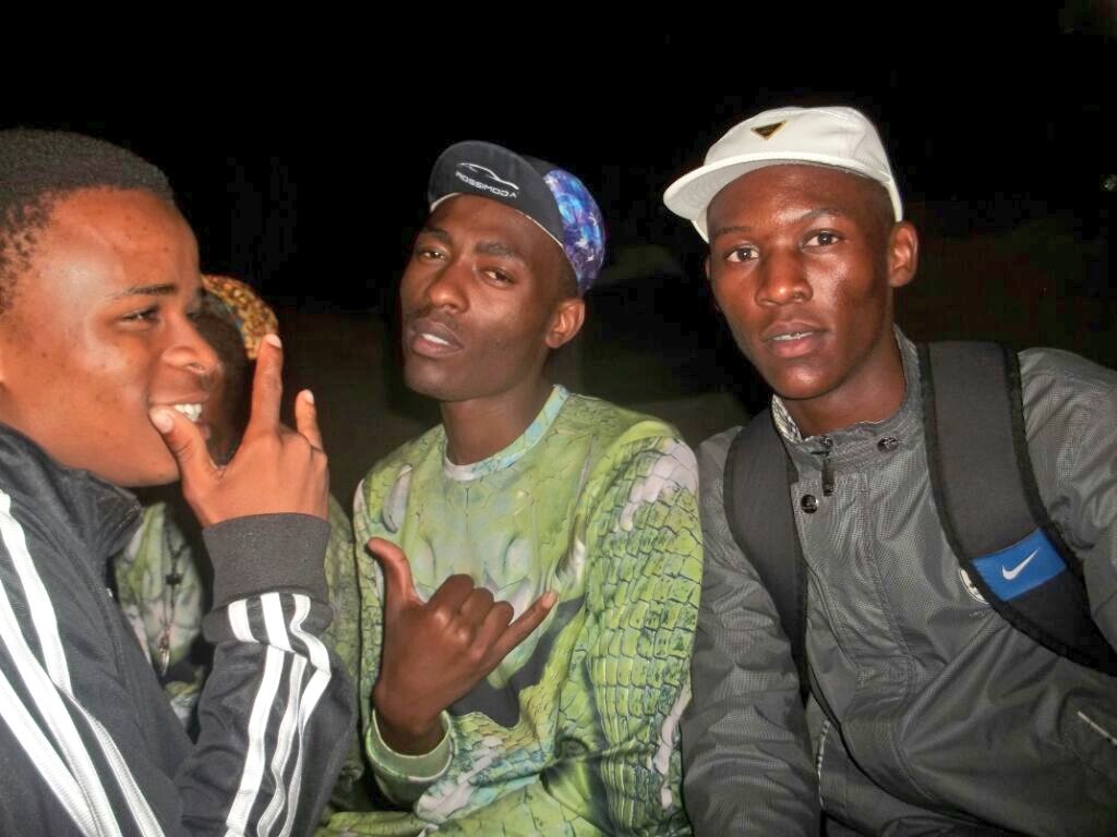 ScavengerSA's tweet photo. Back stage with Gento Bareto after my Fresh Lit Performance 🔥 @GentoBareto @bareto_gento @lation_016 https://t.co/hcBS5VLCM9
