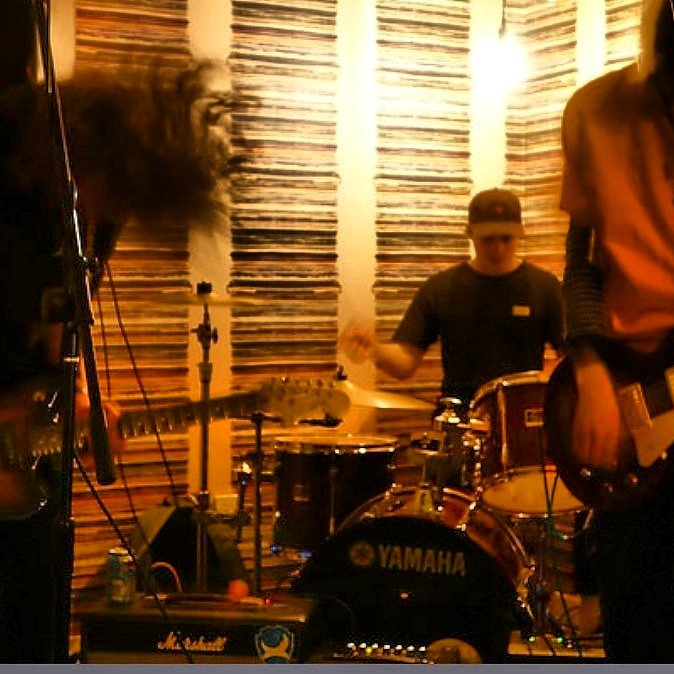 FIXofficial's tweet photo. For more hair flopping and angst FIX are playing at the Portland Arms this Saturday (10th) from 7:30pm!!! #fix #cambridge #livemusic #thisweek #unsigned #alternative #rock #indie #live #independent #pub #venue #beer https://t.co/x6r08fRNcg