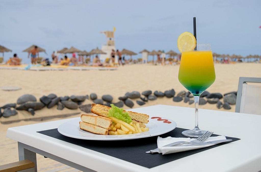 HajdeTravel's tweet photo. 🏖️ Oasis Atlantico Belorizonte, Kapverdy, Sal, Santa Maria, 13.3.2018, All inclusive ✈️ Letecky z Prahy na 8 dní od 789€/os. 🍍 Viac tu https://t.co/i4WP4Tjcq4 🍓 https://t.co/Jha8s5x1Rk