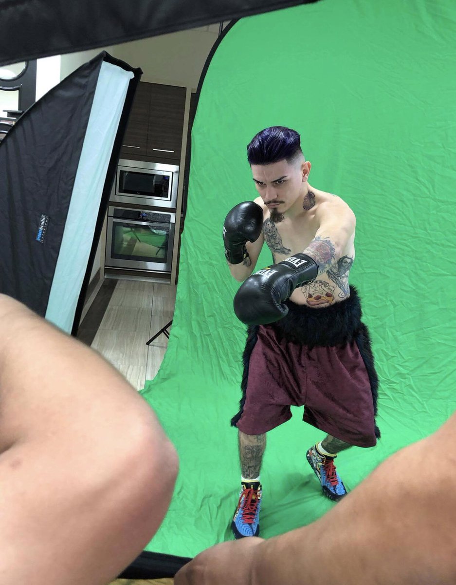 XimenezRay's tweet photo. Photoshoot for @MetroPCS yesterday when great. #boxinglife #metropcs #havingfun https://t.co/axMdfUlhzu
