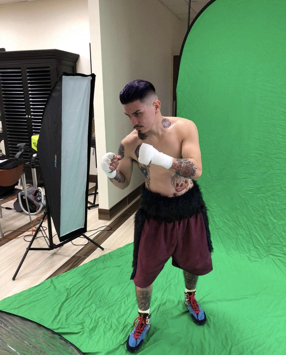 XimenezRay's tweet photo. Photoshoot for @MetroPCS yesterday when great. #boxinglife #metropcs #havingfun https://t.co/axMdfUlhzu