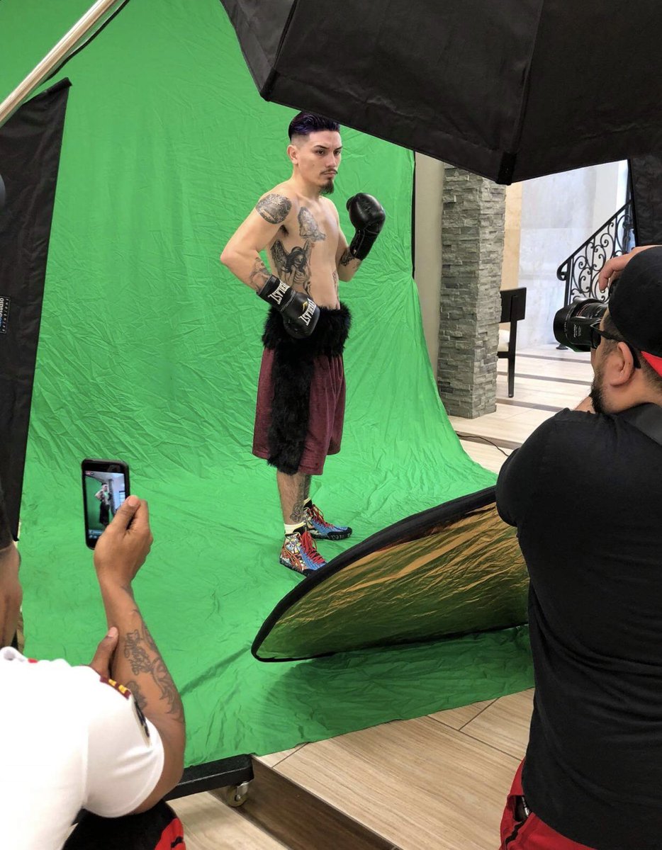 XimenezRay's tweet photo. Photoshoot for @MetroPCS yesterday when great. #boxinglife #metropcs #havingfun https://t.co/axMdfUlhzu