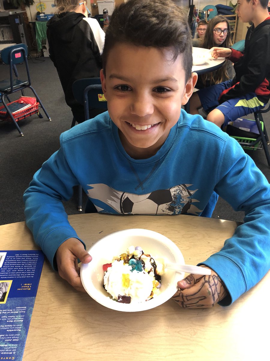 r_anderson308's tweet photo. Good behavior = punching out = build a treat!🍦 #kerplunk #classincentives #teamwork #positivebehavior #punchout #308pride https://t.co/f5siUtRo7N