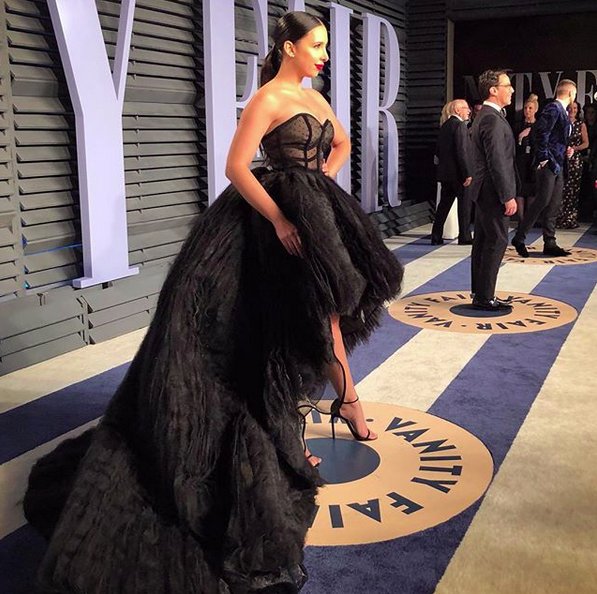 OK_Venezuela's tweet photo. La youtuber e influencer venezolana Mariale estuvo presente en la entrega de los Oscar 2018, usando un vestido del diseñador Alejandro Fajardo https://t.co/BBuARGvzvn