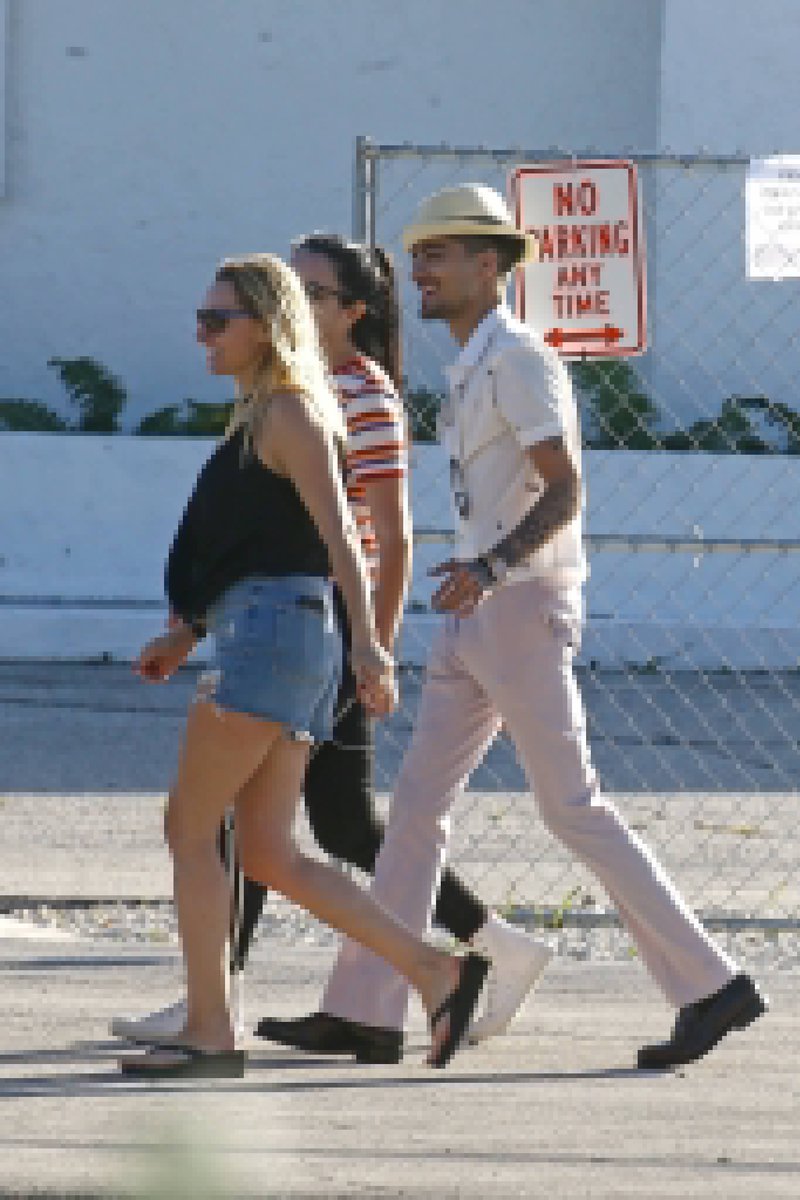 zjmitalia's tweet photo. Zayn a Miami mentre filmava un nuovo video musicale 👀 https://t.co/PKK7JKPh9n