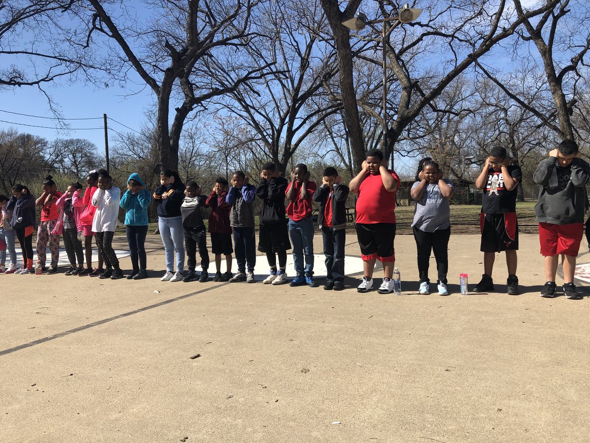 JanaeCapshaw's tweet photo. We are having a lot of fun at Camp Carter learning all about science! 🌿🍄 @LA_MitchellBlvd @martina_aileen @pdilley5 @FWISD_Science https://t.co/oMtN8txDbr