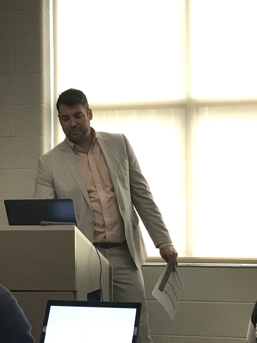 Re-Teaching Strategies! Guided Discourse OR Modeling??? #whichshouldiuse? #andrewdidthat!#datadriveninstruction #awesomesession @DrNHenderson @KirkShrum @simmonsteacher @TermerionMLakes