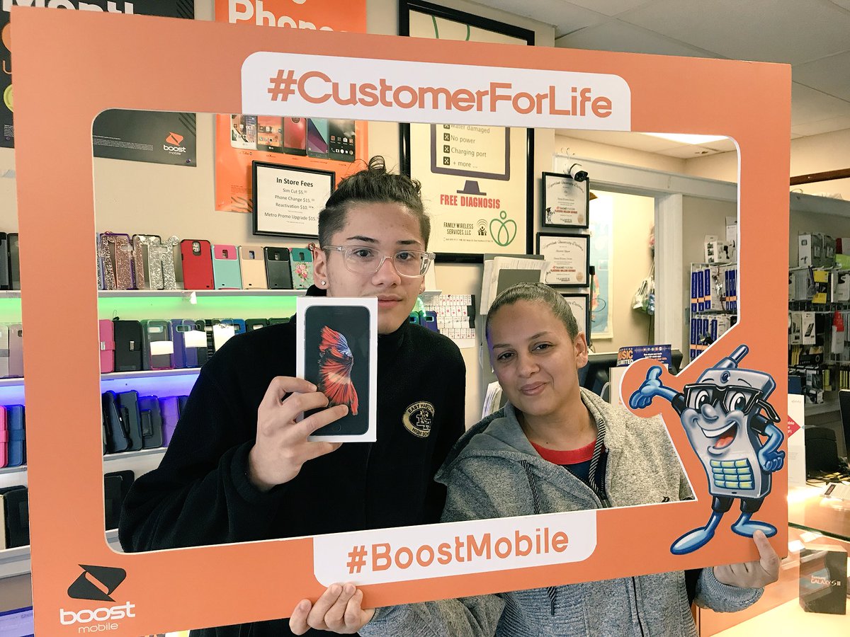 FFamilyWireless's tweet photo. iPhone 6 is good, but iPhone 6s+ is even better!  Switched to Boost from Simple Mobile to get the best deal #nocontract #boostmobile #customerforlife #ctnow #easthartford #teamhyperlink @hyperlinkusa @edwardbarry14 @stevehyperlink https://t.co/3Osloh0mJw