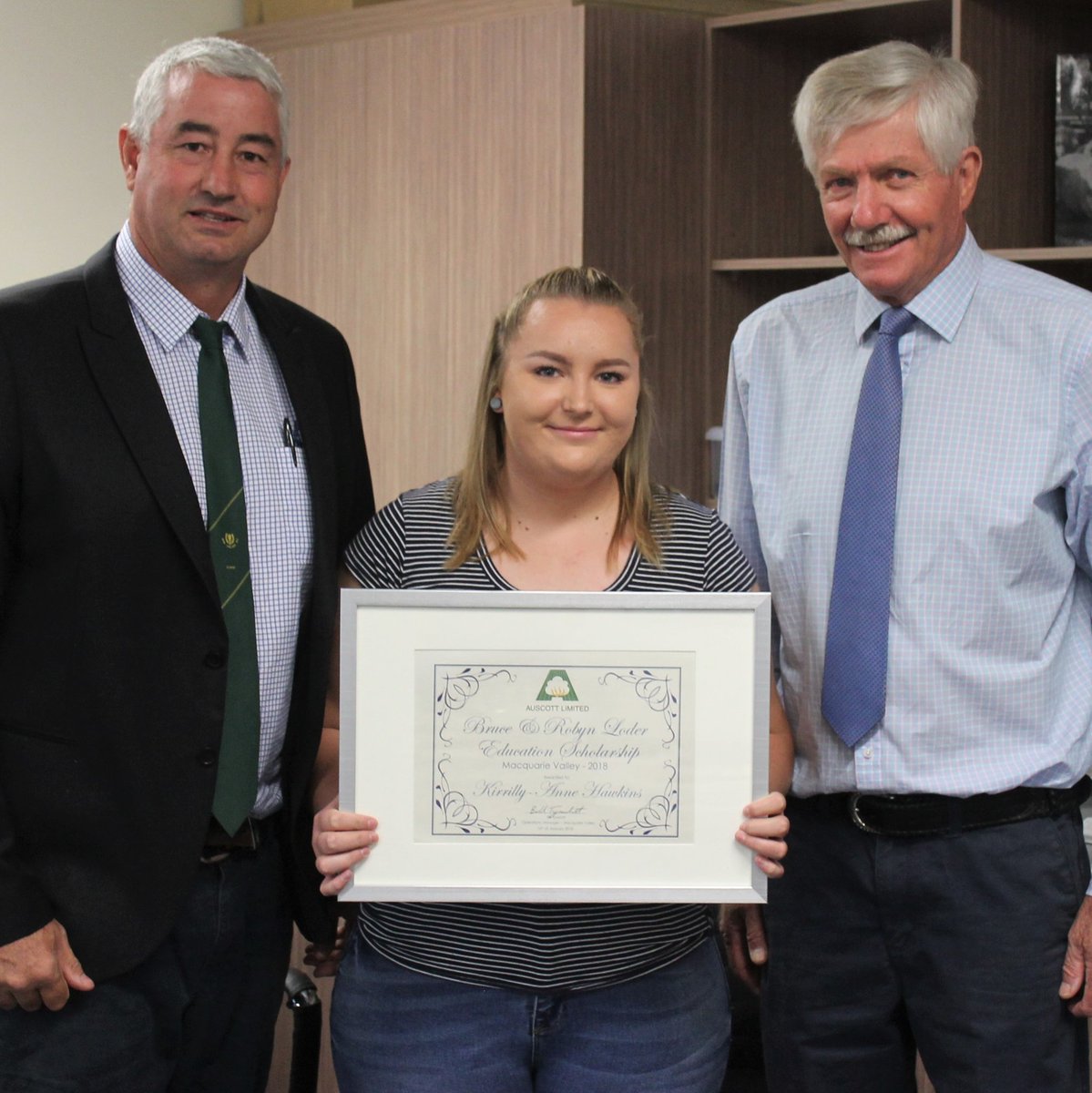 auscottltd's tweet photo. Well done Kirrilly Hawkins from Macquarie Valley on winning the Bruce and Robyn Loder Scholarship for Warren! 
Bill Tyrwhitt (Valley Manager) and Rex Wilson (Mayor of Warren) were delighted to congratulate her. https://t.co/DMHrYBNQg1