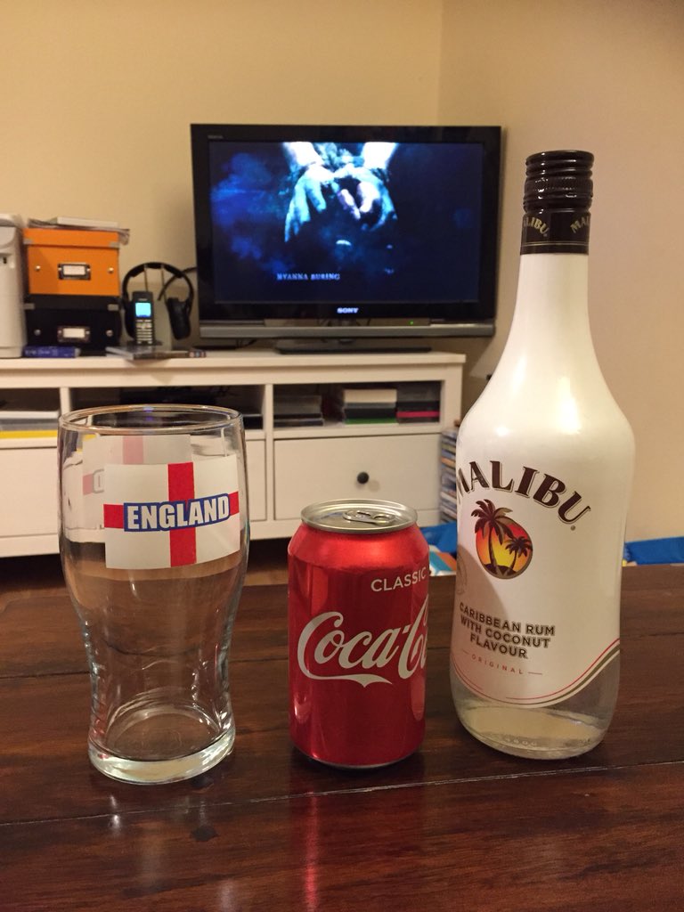 Domicima's tweet photo. I’m finally here! Late for the party as usual but ready to go. Pea risotto done and I’m cheating with the rum. 😂 But it’s so good to hear those opening titles again. ❤️#BanishedRewatch #Banished #BanishedAnniversary https://t.co/AHXlznWPYc