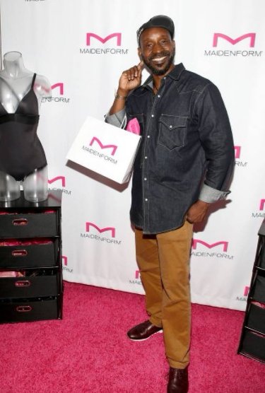 Maidenform's tweet photo. Even the guys loved Maidenform at the @karifeinsteinpr #StyleLounge and took some goodies home for their sweethearts! @pj_byrne #RobMorgan #HugoArmstrong
.
.
#Maidenform #KFPR #Hollywood #Oscars90 #TheAcademy (Photo by Danny Moloshok / Invision for KFPR / AP images) https://t.co/O7FVU5ZxIq