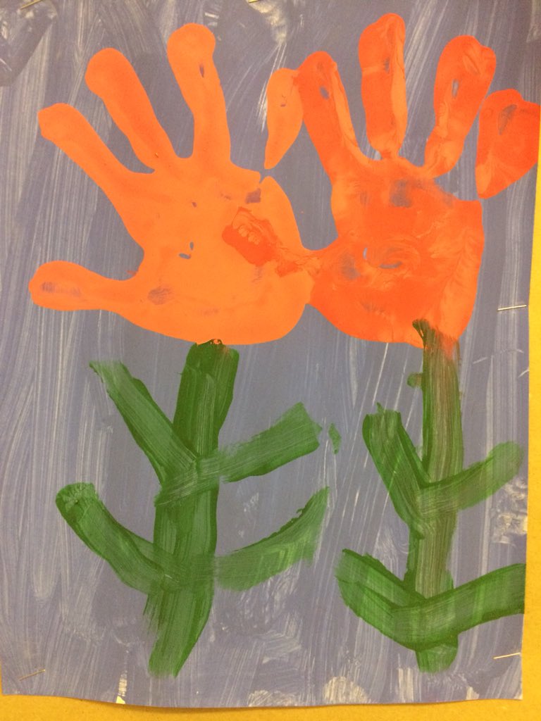 IrvineSD43PAC's tweet photo. Hands up if you like these bright spring flowers from Mrs Thacker’s kindergarten students! 🌷✋🌷✋ #IrvineProject https://t.co/QRO1Z9z2LJ