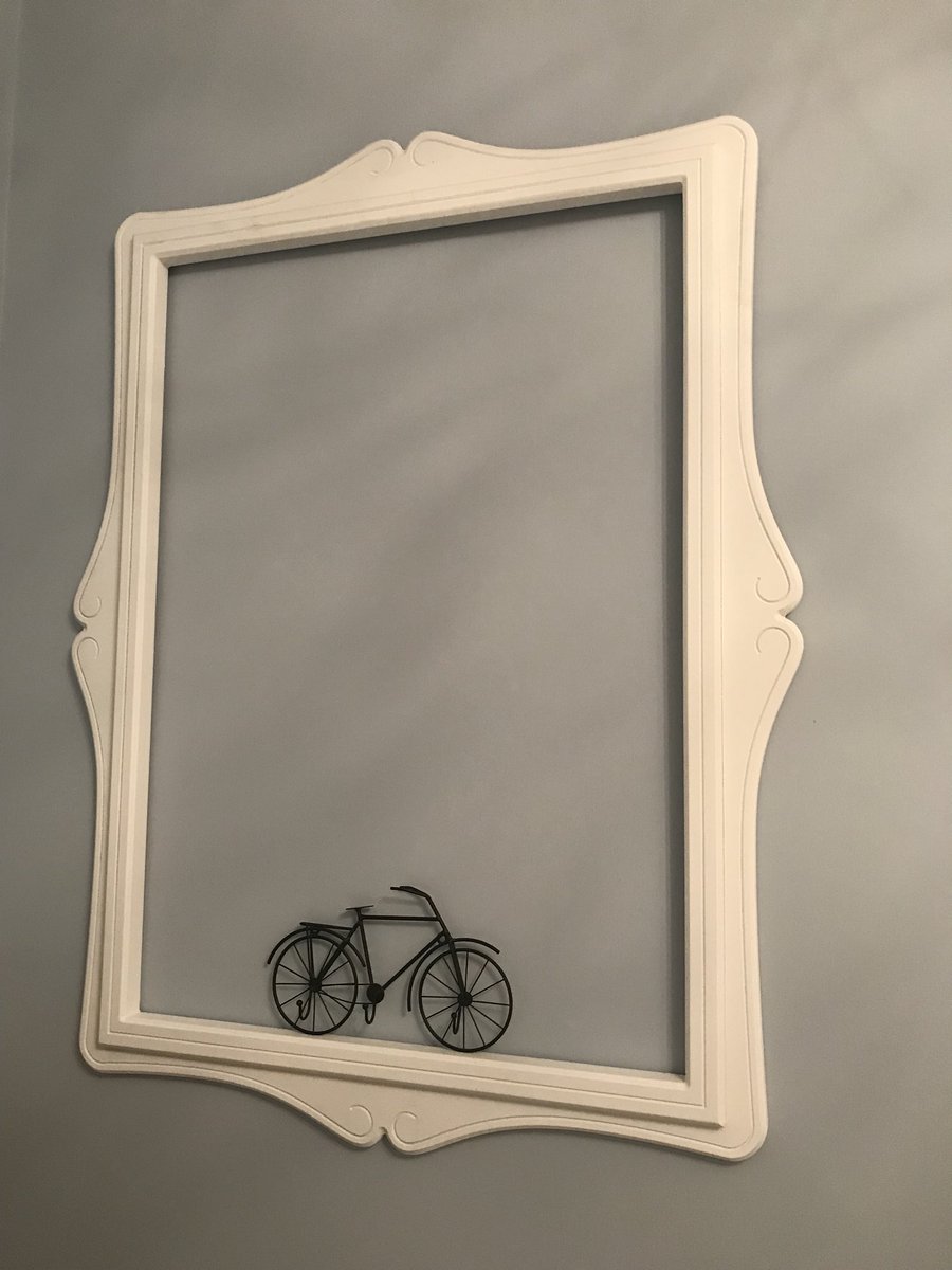 MooInterior's tweet photo. Day 15 of my 30 day ‘my home Interior’ challenge is my guest bedroom picture’less’ picture frame 

Bought from the BHS closing down sale, 
it now sits on the guest bedroom wall and I’ve parked my bike 🚲 https://t.co/8L7UkqHP1k