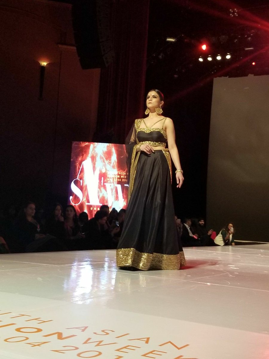 Armaan_DBG's tweet photo. "The secret of great style is to feel good in what you wear." - Ines De La Fressange

#YVR #Vancouver #SurreyBC #DeltaBC #Bridal #Wedding #Lakme #ManishMalhotra #Sabyasachi #NYFW #Bollywood #Indian #Fashion #IndianOutfit #IndianWedding #Wedding #Jewelry #FashionDesigner https://t.co/R7mSJDxZal