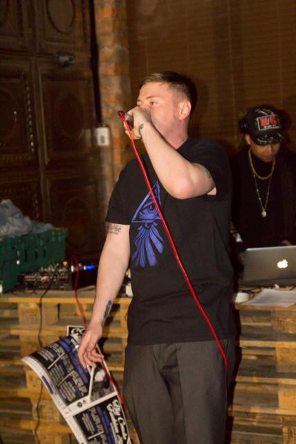 RoyzyRothschild's tweet photo. Performing Live at The @bigcondofashion show #eminemeffect & #jessica https://t.co/uSLKnsmPnV