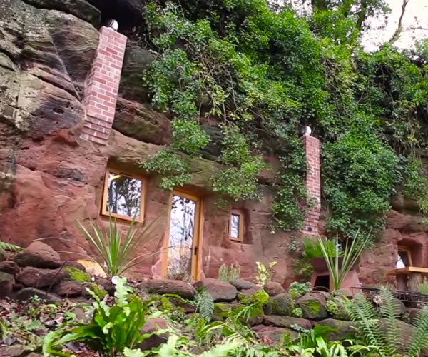Anita91x's tweet photo. Not long until we’ll be living that caveman lifestyle 🥂 @nick_munday #rockhouseretreat https://t.co/oTBgaS6KYC