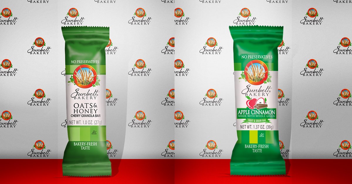 gingerholub's tweet photo. #whoworeitbetter Uhh...awkward. Oats &amp; Honey and Apple Cinnamon both wore stunning green ensembles last night. #granola #sunbeltbakery #entry  - https://t.co/CcuGeYblIj https://t.co/FcDkrD2kkU
