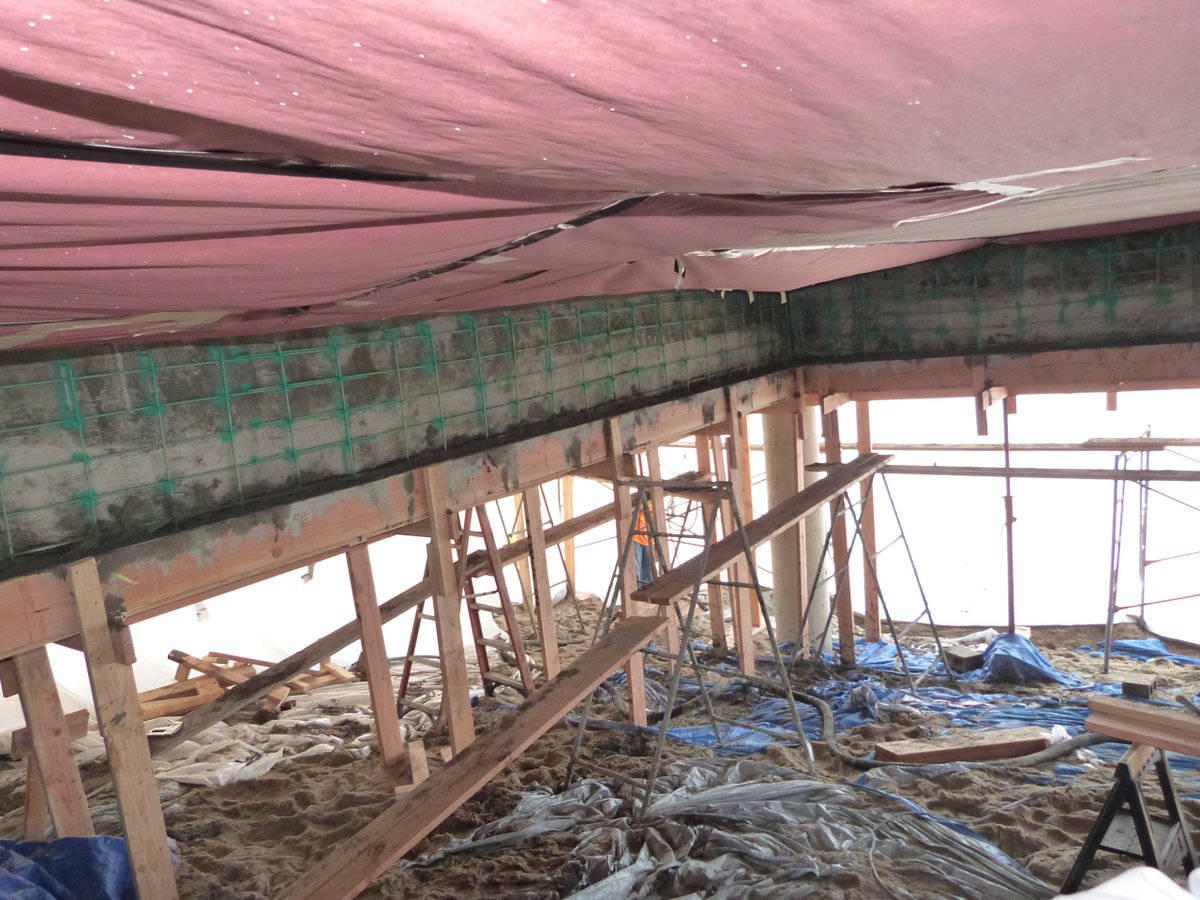 AlphaStructural's tweet image. This was a large spalling concrete job we did in Malibu, 2015. Due to the moisture on the coast , water found its way into the concrete and rusted the rebar. Alpha repaired the entire affected area, consisting of 120 linear feet of concrete foundation! #Spalling #Concrete #malibu