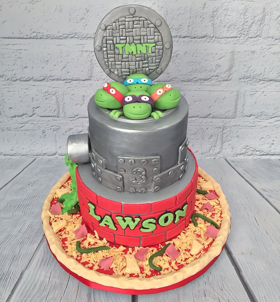 marias_cake's tweet photo. TMNT BIRTHDAY CAKE
#mariascakeboutique #tmntcake #tmnt #turtles #essexcakes #londoncakes #cakemaker #cakesforalloccasions https://t.co/3bc6GVGghu