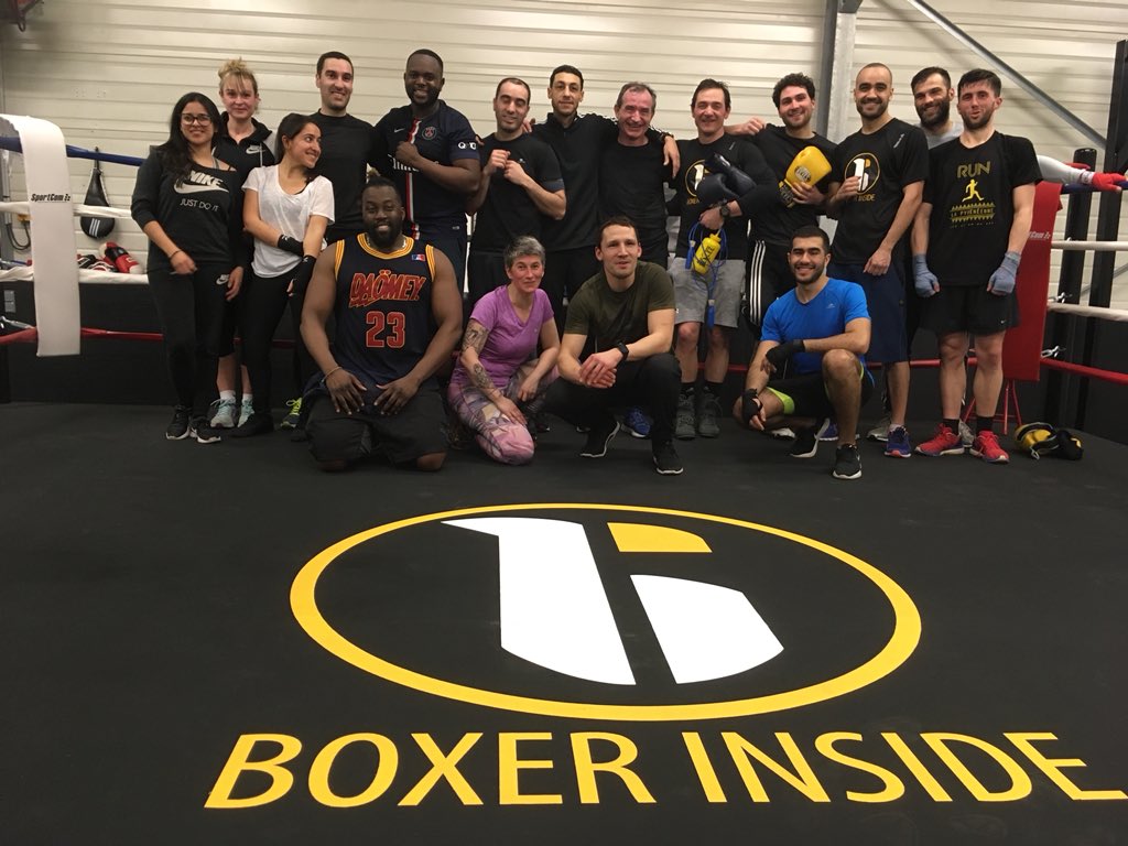 SarahOurahmoune's tweet photo. Merci à nos fidèles #insiders d’avoir ouvert le bal! 1ere séance dans notre nouvelle salle de boxe 👌🏼 @BoxerInside3 #boxerindeclub #boxing #paris13 #portedivry https://t.co/VJiah8YMGl