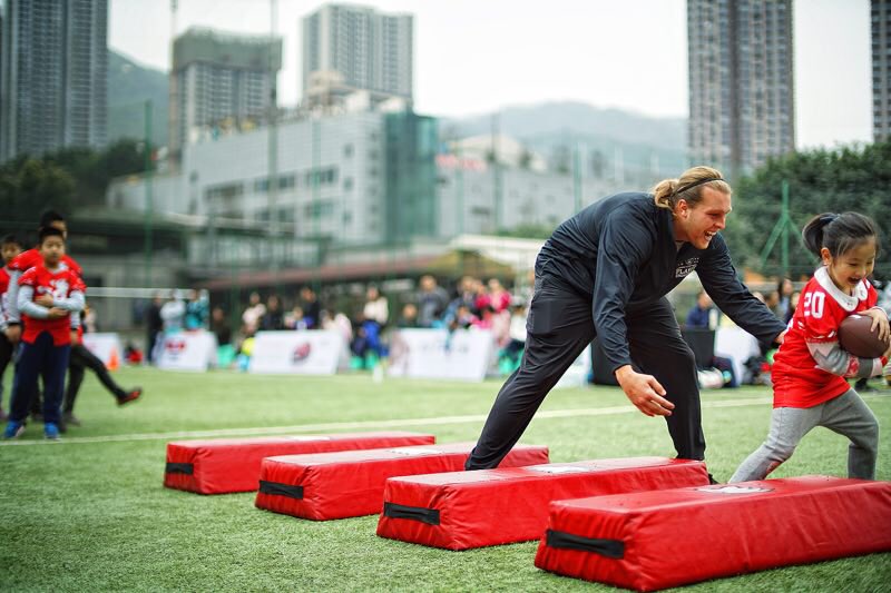 Oakland Raider @cowstown is currently in China for an off-season internship with @NFL_China. Here, coaching up a future football leader. #thisgameisforeveryone @RAIDERS @NFLPlayerEngage @NFLFootballOps