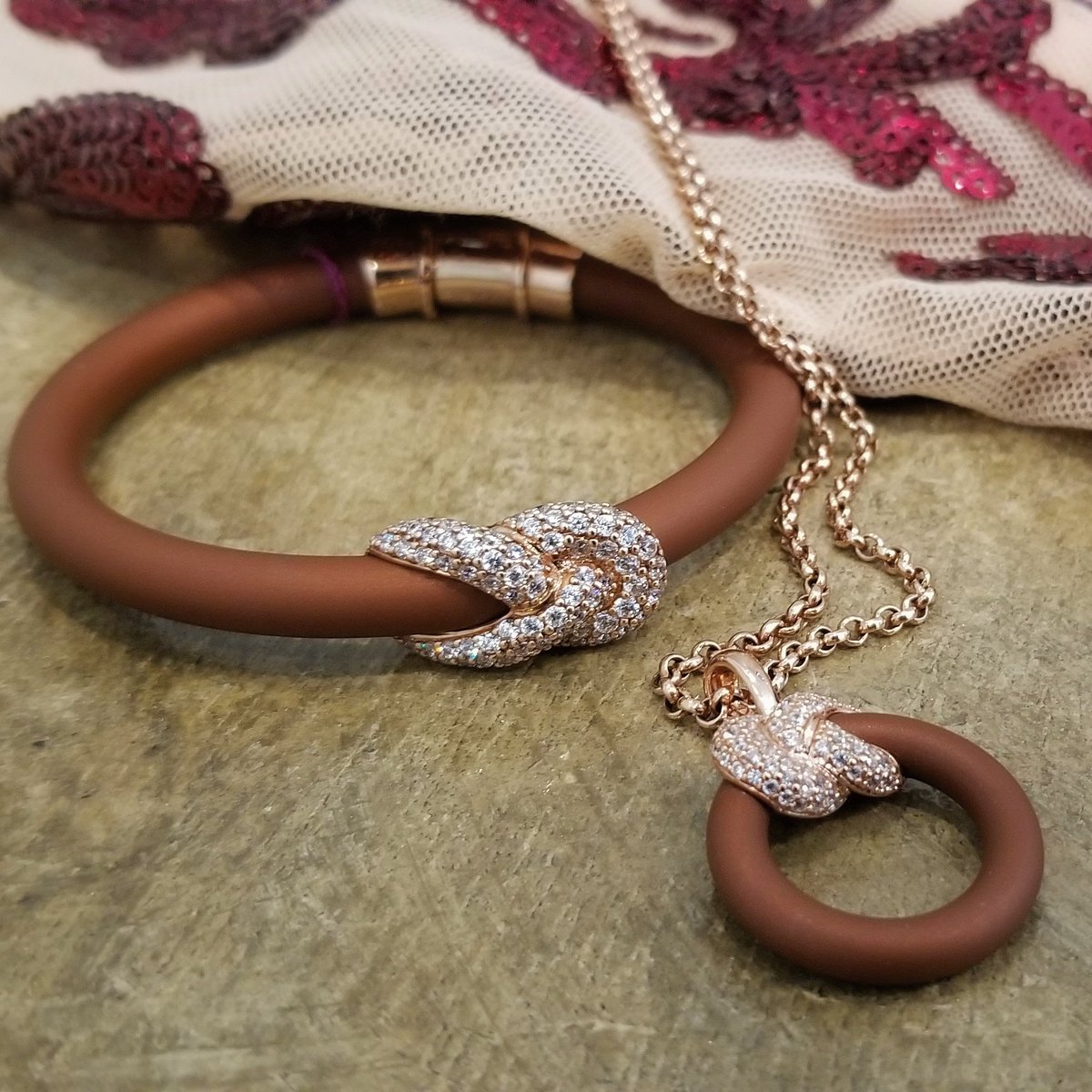 AngelJewelers's tweet photo. If you buy one, you need the other. Simple math.
8976 Foothill Blvd. #B2, Rancho Cucamonga
#jewelrydesign #finejewelry #inlandempire #ranchocucamonga #fashionjewelry #beinstyle #styledout #accessories #bracelent #necklace #photooftheday #angeljewelers #socal https://t.co/PDPKBGd6jB