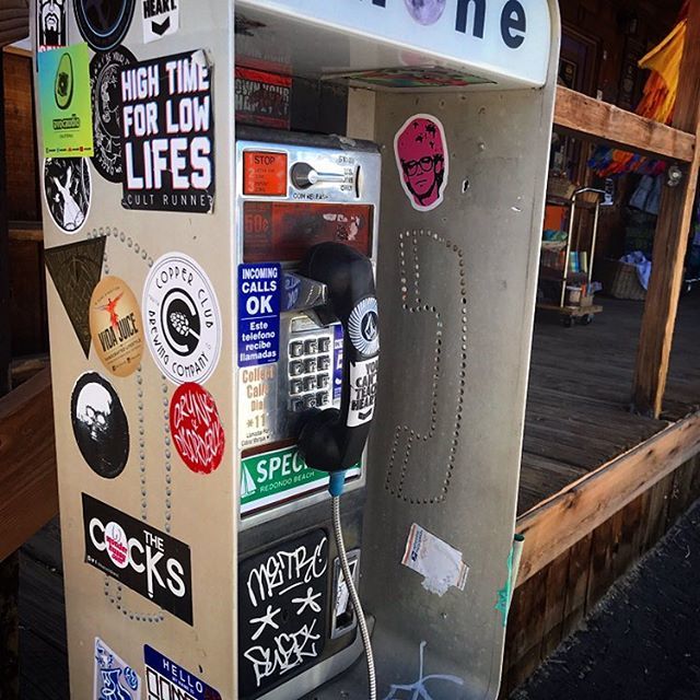 pinkadam4ever's tweet photo. Desert Haze ☎️ #joshuatree #joshuatreenationalpark #joshuatreeart #stickerslaps #stickerslap #slapart #slapartist #stickerart #adamclayton #u2 #grafitti #stencil #wheatpaste #u2ie #streetphotography #streetscene #urbanart #art #graphicdesign #illustrationDesert Haze ☎️ #… https://t.co/tyoDt3J60N