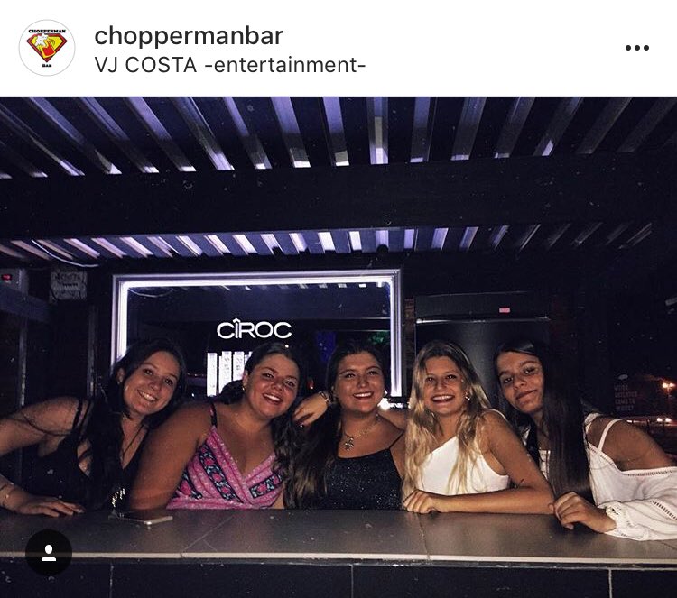 VjcostaVj's tweet photo. Así pasó este Sábado con el Chacho y el Team del @ChoppermanBar 👏🏻👏🏻👏🏻 Nos reencontramos El próximo Vjernes con EL VILLANO en vivo, por anticipadas comunícate con las chicas de QUE BARJON 👌🏻 #ellalobailareggaeton #elvillano #modovj https://t.co/J7EAhYCmbM