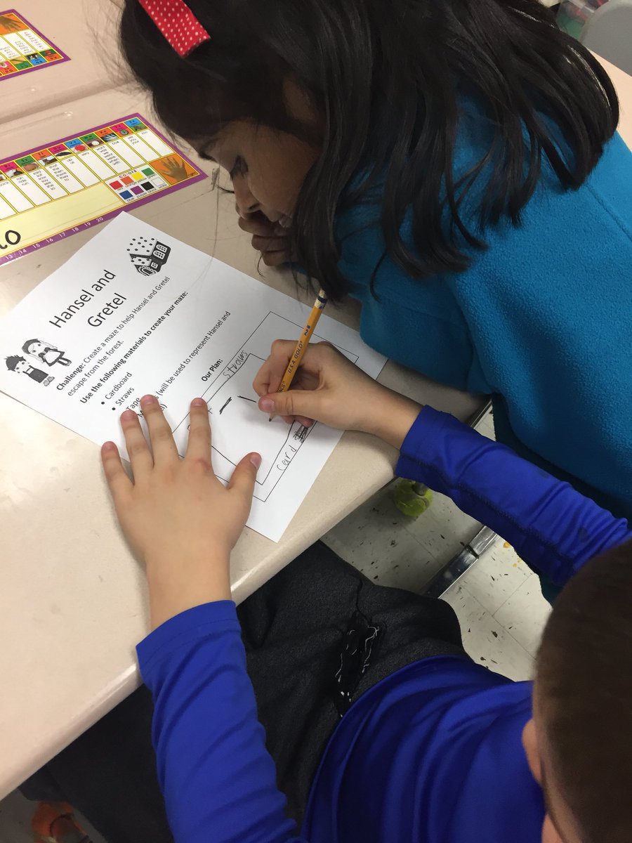 Angelucci_1st's tweet photo. Planning for our Hansel and Gretel maze! @PThiessen_LCPS #SteamExpo2018 https://t.co/zoj2pbZOsa