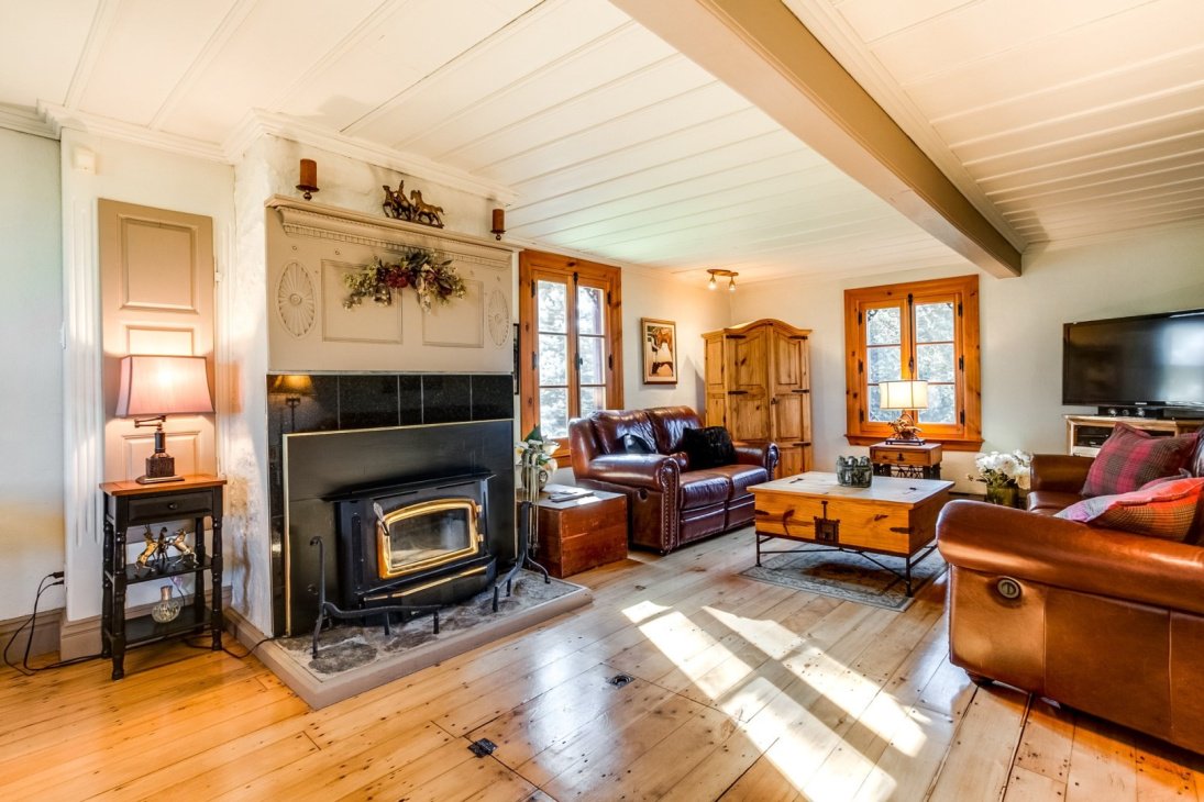aspaces_'s tweet photo. Come discover Marie De Verchère’s house, a cozy place where you can find a magnificent centennial residence with its wooden furniture and its spacious outdoor. A great and memorable place for all your events !
#aspaces #uniquespaces #montreal #canada #videoshoot #verchere https://t.co/eq8oMx8HbB