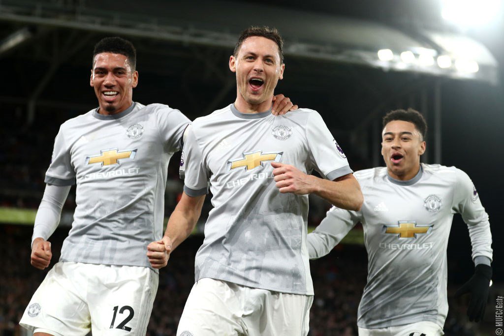 ManUtd's tweet photo. First #MUFC goal ✅
Screamer from distance ✅
Stoppage-time winner ✅

Happy with that one, Nemanja?! https://t.co/QxHHfEg6Cj