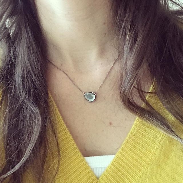 TuraSugden's tweet photo. One more of this #aquamarine beauty 🌊
.
.
.
#turasugden #elevatedsetting #whitegold #necklace #madebyhand #oneofakind #march #birthstone #finejewelry #futureheirlooms #coutureready #showyourcouture https://t.co/OWphiid7JH https://t.co/KmTYQd4MvV