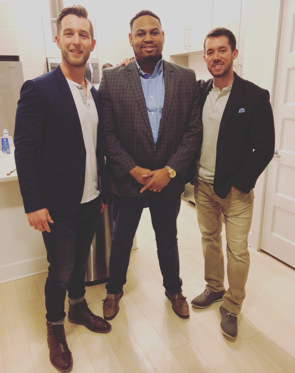 Cmoney365247's tweet photo. Had a hell of a time with the bros. We’ll be posting pics from yachts soon. #TronBoyz #CryptoManics @crypto_mellow #Trx $Trx https://t.co/PWy0ZUTKQZ