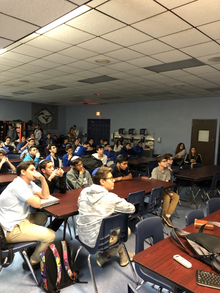 AssarafAharon's tweet photo. Today we started an awesome student initiated and led program to honor the 17 victims of the #ParklandSchoolShooting - for 17 days, we will unite as a school to honor one of the fallen victims. Today was dedicated to #jamieguttenberg @rasgha #strongerunited #warriorpride https://t.co/IxFGy24BTl