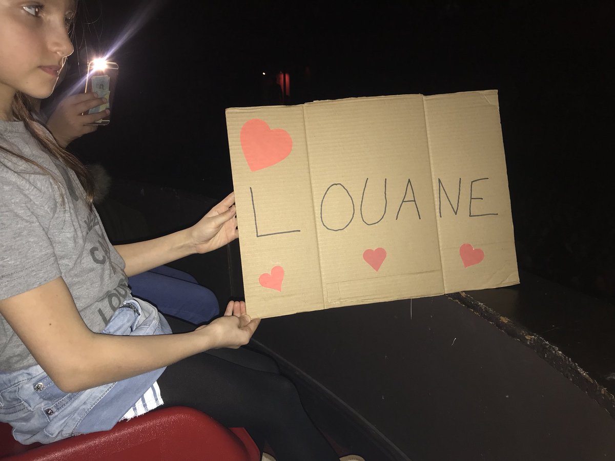 AuguriProd's tweet photo. Bravo @louane pour ces deux soirs magiques au @LeTrianonParis ✨ La tournée continue ! Suivez nos stories Instagram pour en voir + ! #Louane #AuguriProud https://t.co/xpOUX1WtjD