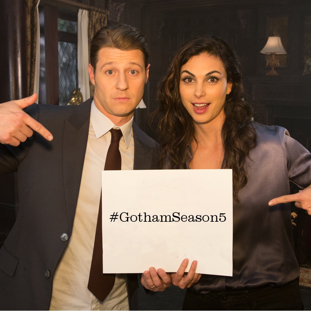 MoBaccarinBR's tweet photo. 📷 Helping @Gotham have a Season 5: https://t.co/UuB6uwyRFq #Gotham #GothamFans #GothamSeason5 #morenabaccarin #benmckenzie https://t.co/l3vgbgiiIH