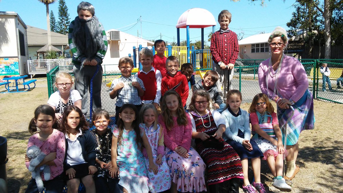 MissMcMahon7's tweet photo. Today my little first graders were 120 days smarter!!!! So proud of their hard work!!! Work hard..get smart...BOOM! @tharris278 #OBEistheplacetOBE https://t.co/qdlfvZtTww