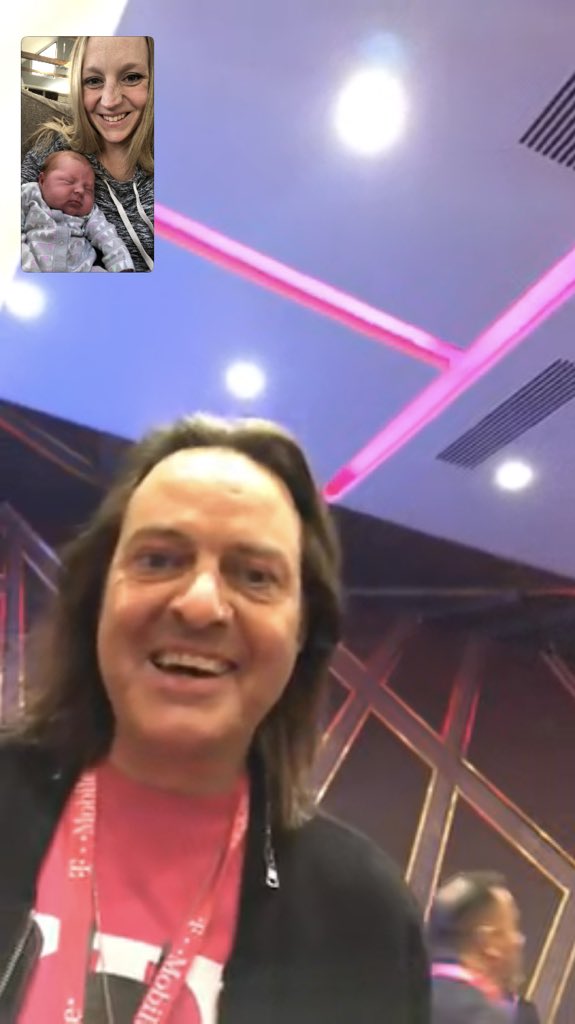 JottieB's tweet image. When your baby decides to be born DAYS before your husband’s trip to Vegas for @TMobile Winners Circle, he hooks you up with a special FaceTime greeting from @JohnLegere himself! #AreYouWithUs (#iwishiwas) | @brody479 #WC18