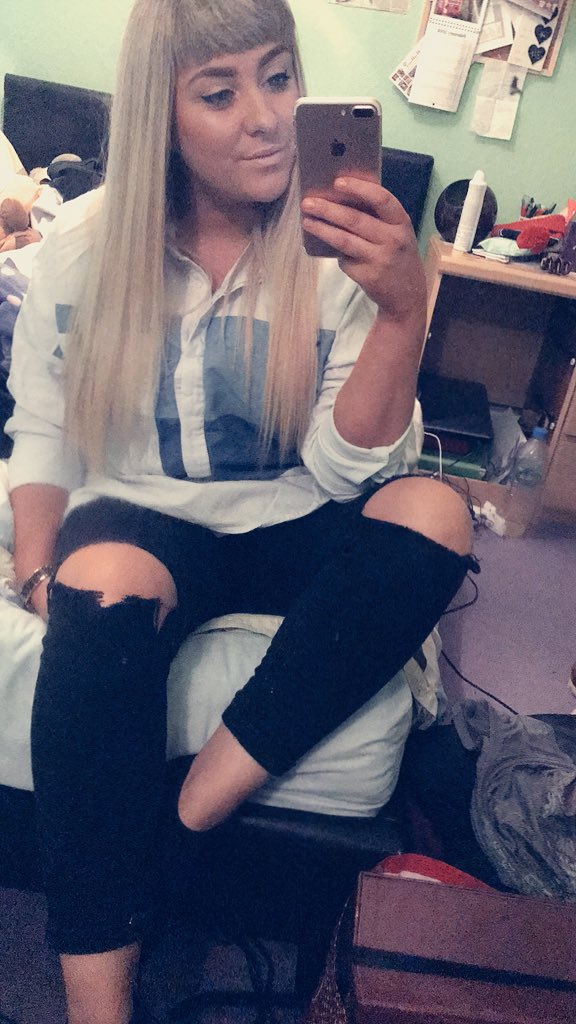 JodieProctor1's tweet photo. Happy birthday to me ❤️☑️ #24 #Birthday https://t.co/60fU4sUWnN