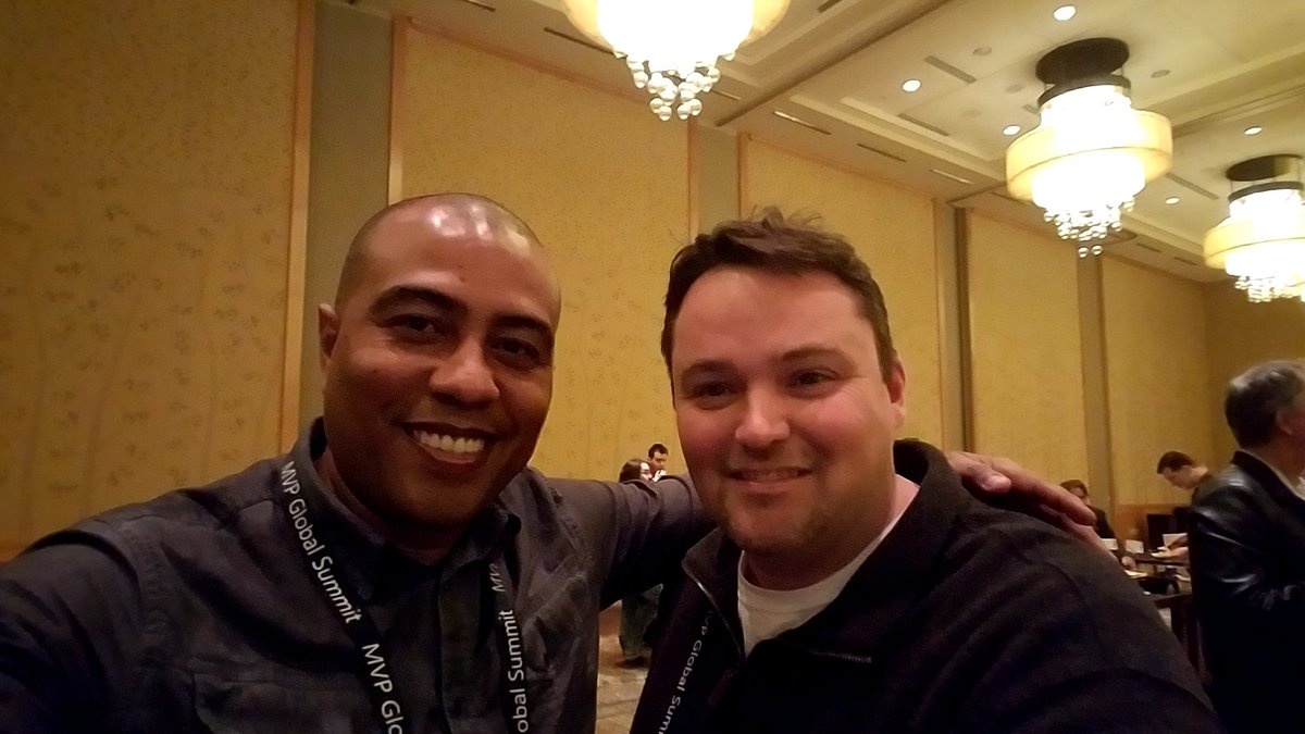 dgpblogster's tweet photo. With the one and only @ShawnMDorward at the USA Regional meet up #MoveForwardWithDorward #MVPSummit2018 #MVPSummit #MVPBuzz https://t.co/4jnAsnywrm
