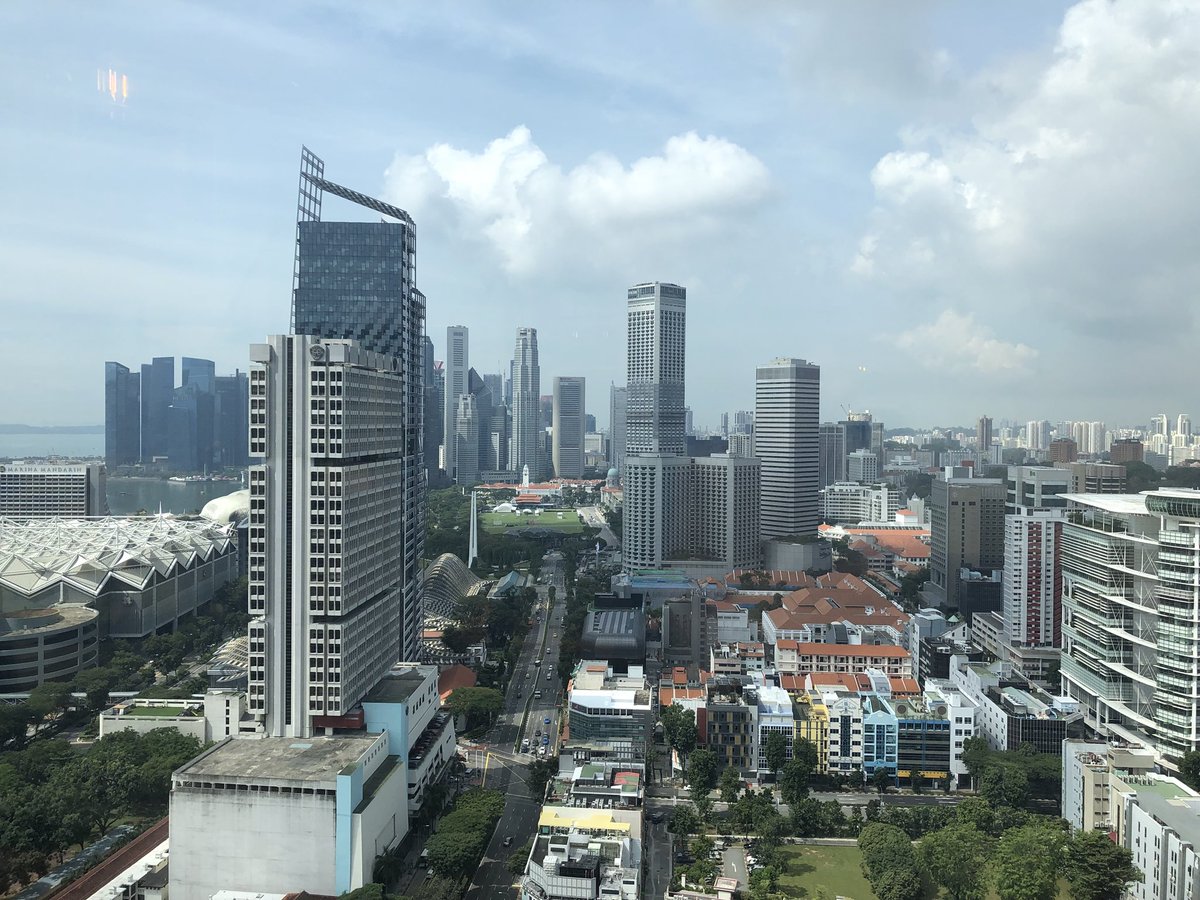 jpiedrahita's tweet photo. Y tras doce horas de vuelo, en dos aviones, y a 6.000 km de Madrid, llegada por fin este martes mañana al „Nueva York asiático“, Singapur, sede del #Neuromarketing World Forum 2018, #NMWF que @mkdirecto cubrirá para todos esta semana. https://t.co/seBtDYZB9s