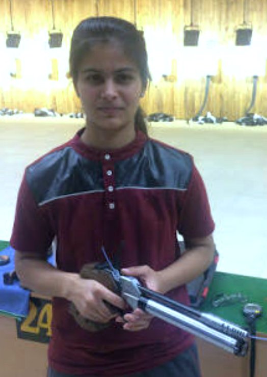Akashtv1Soni's tweet photo. MANU BHAKER
16 yr old is the youngest Indian to win 2 Golds in WorldCup Shooting
School topper in Class XI
National medal in #Karate & in #Tangta
#Haryana level champion in #Skating
Madam @nsitharaman
@DefenceMinIndia - ideal candidate for Army/Defence Scholarship?
@cmohry https://t.co/lQGLueHmfK